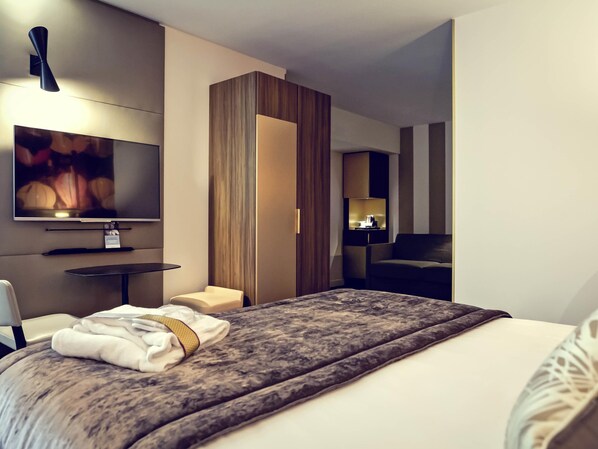 Premium bedding, memory-foam beds, minibar, in-room safe - Hôtel Mercure Lyon Centre Plaza République (Lyon)