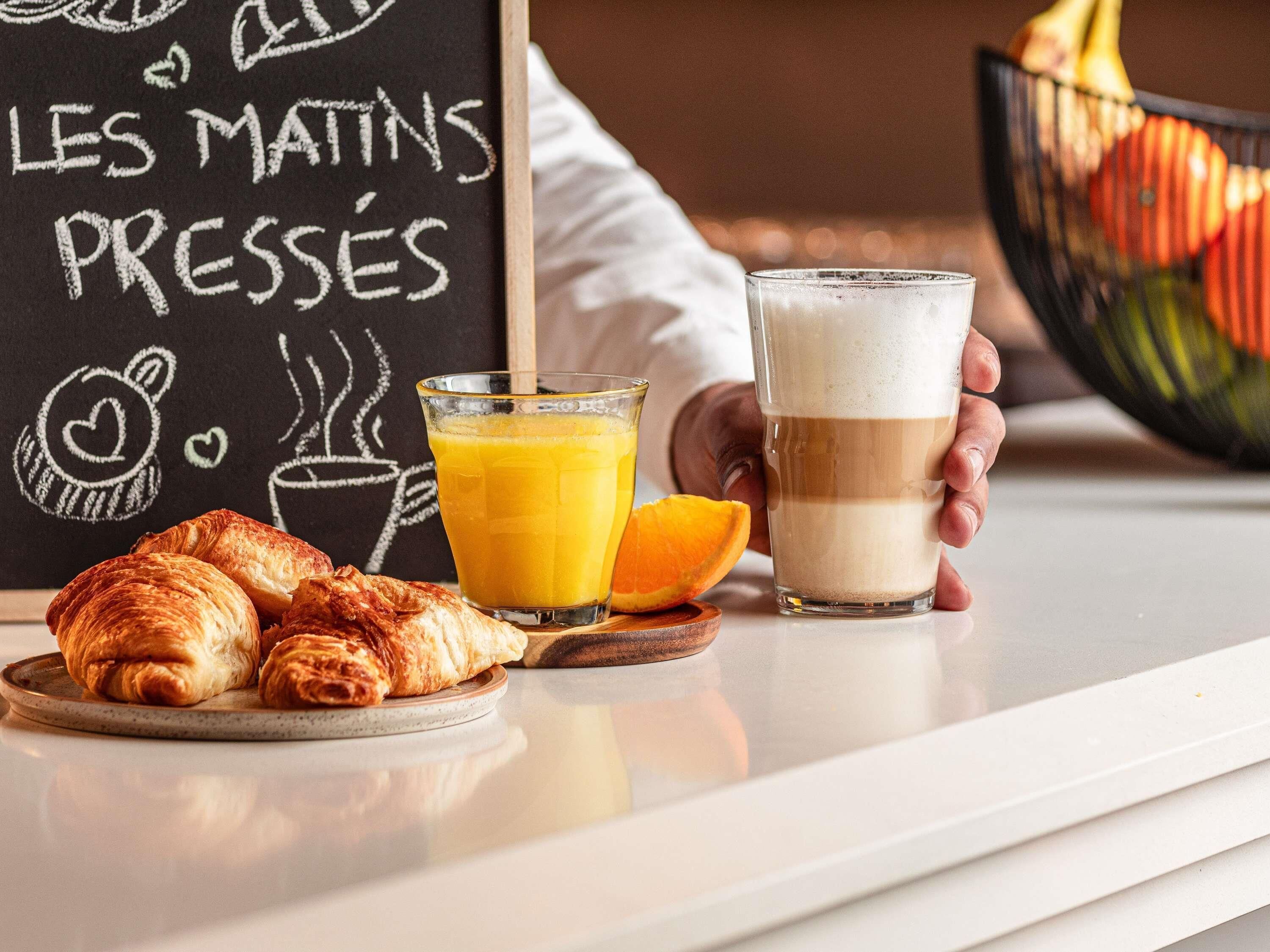 Se ofrece un desayuno bufé todos los días (por un coste adicional)