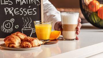 Se ofrece un desayuno bufé todos los días (por un coste adicional)