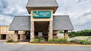 Unclassified image, 5 of 25, button - Quality Inn Shenandoah Valley (New Market)