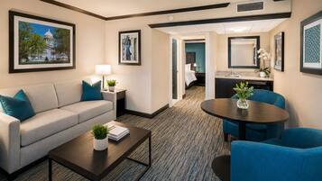 Suite, 1 Bedroom, Non Smoking | Living area