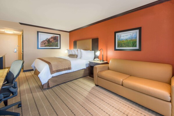 Premium bedding, in-room safe, desk, iron/ironing board