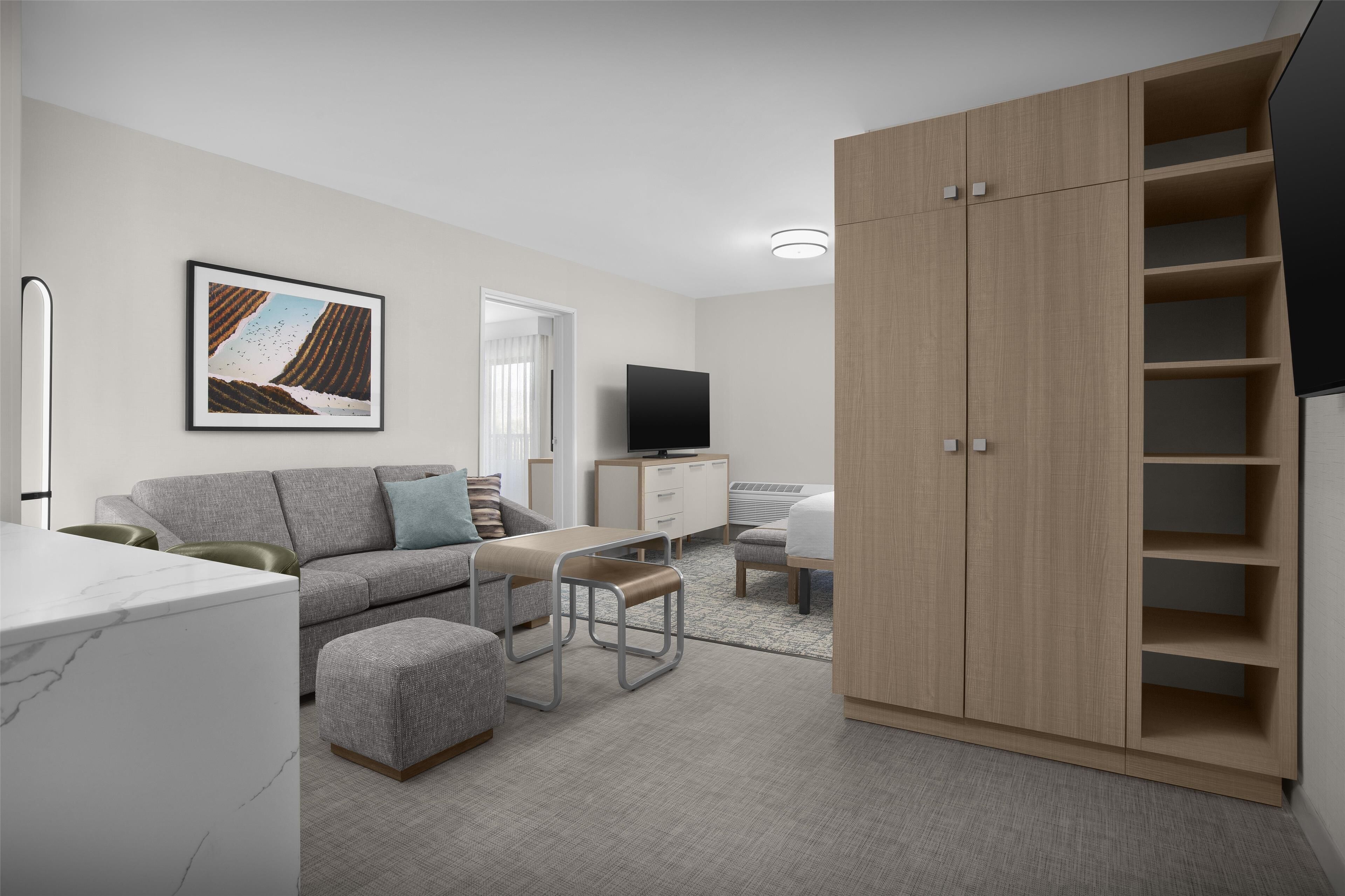 Suite, 2 Schlafzimmer (Full Kitchen) | Wohnbereich