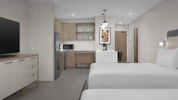 開放式客房, 2 張加大雙人床, 無障礙, 浴缸 (Mobility & Hearing, Full Kitchen) | 防敏寢具、房內夾萬、書桌、手提電腦工作空間