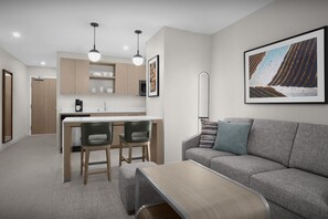 Hypo-allergenic bedding, in-room safe, desk, laptop workspace