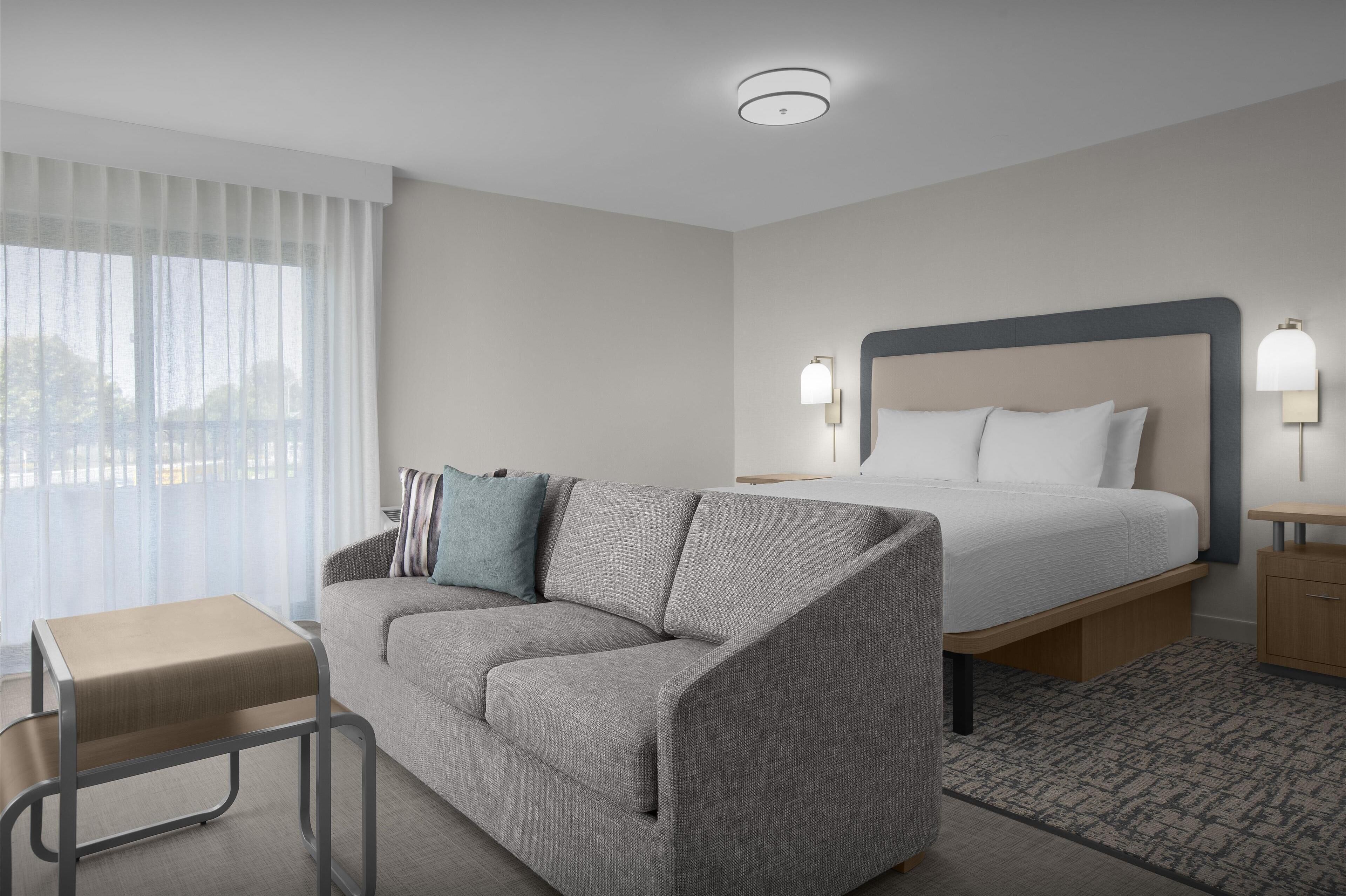 Studiosuite, 1 King-Bett, Eckzimmer (Full Kitchen) | Wohnbereich