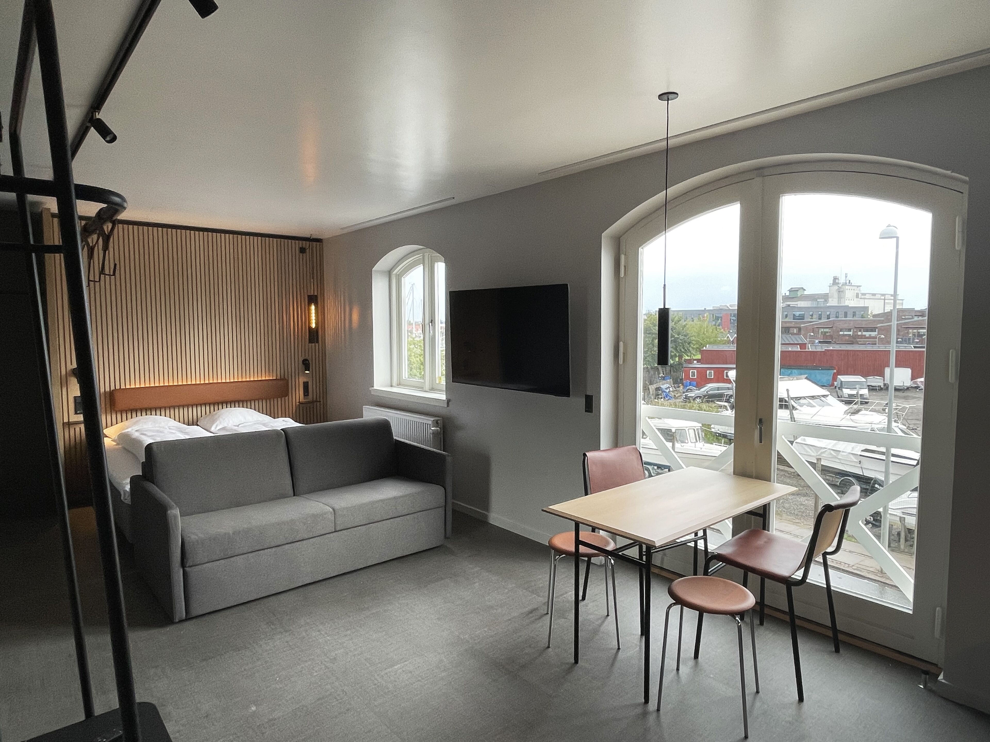 Comfort-Apartment | Schreibtisch, Bügeleisen/Bügelbrett, Babybetten, Zustellbetten