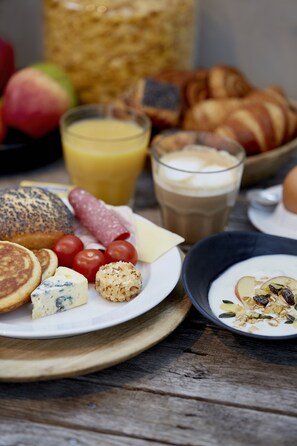 Daily buffet breakfast for a fee - Four Points Flex by Sheraton Køge (Koge)