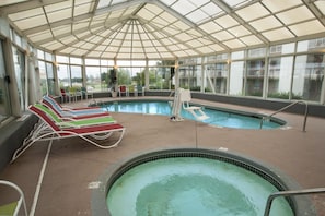 Seasonal outdoor pool, sun loungers