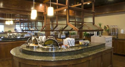 Lamplighter Inn & Suites - North
