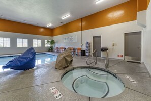 Indoor spa tub