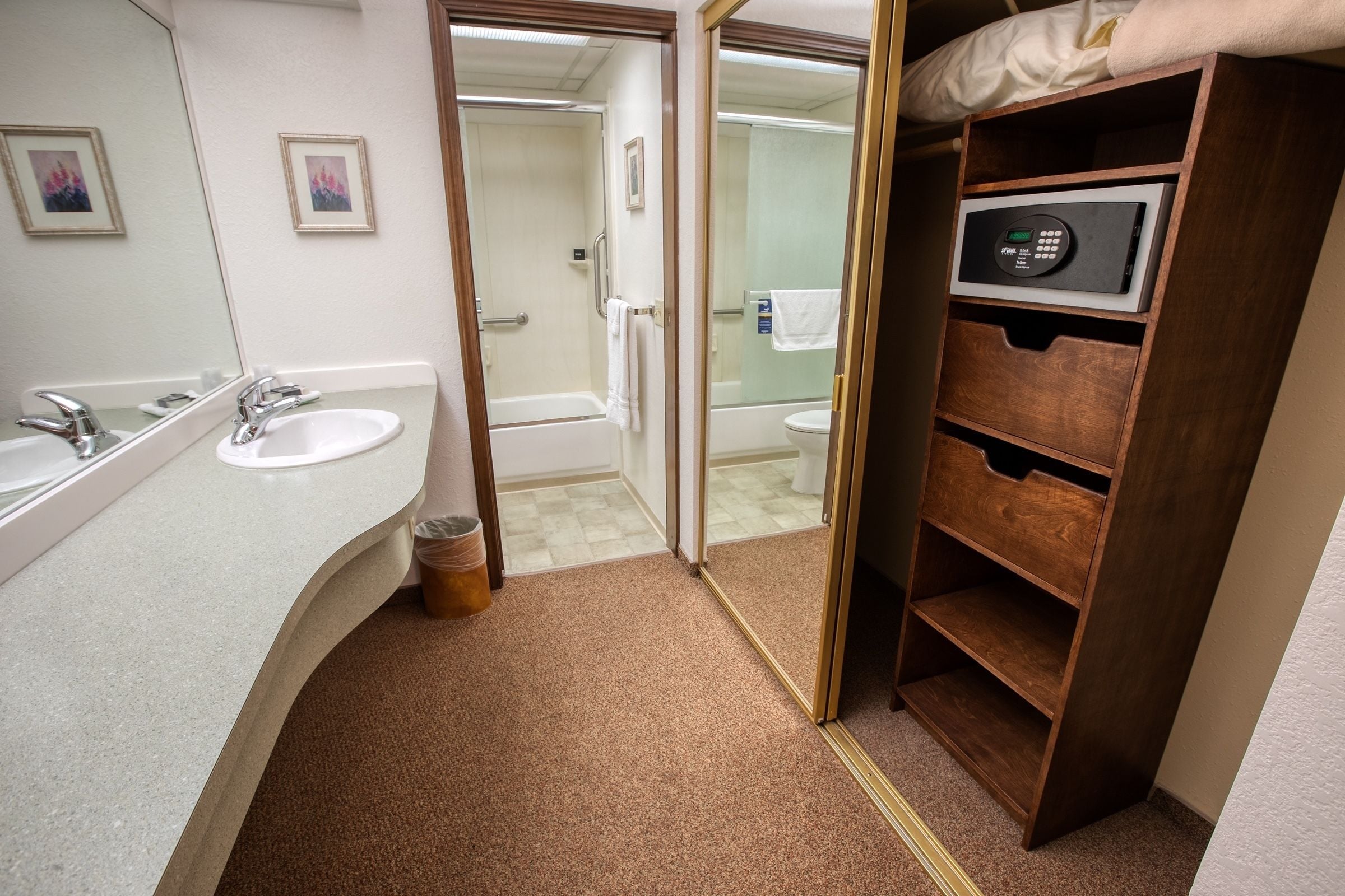 combined shower/bathtub, free toiletries, hair dryer, towels