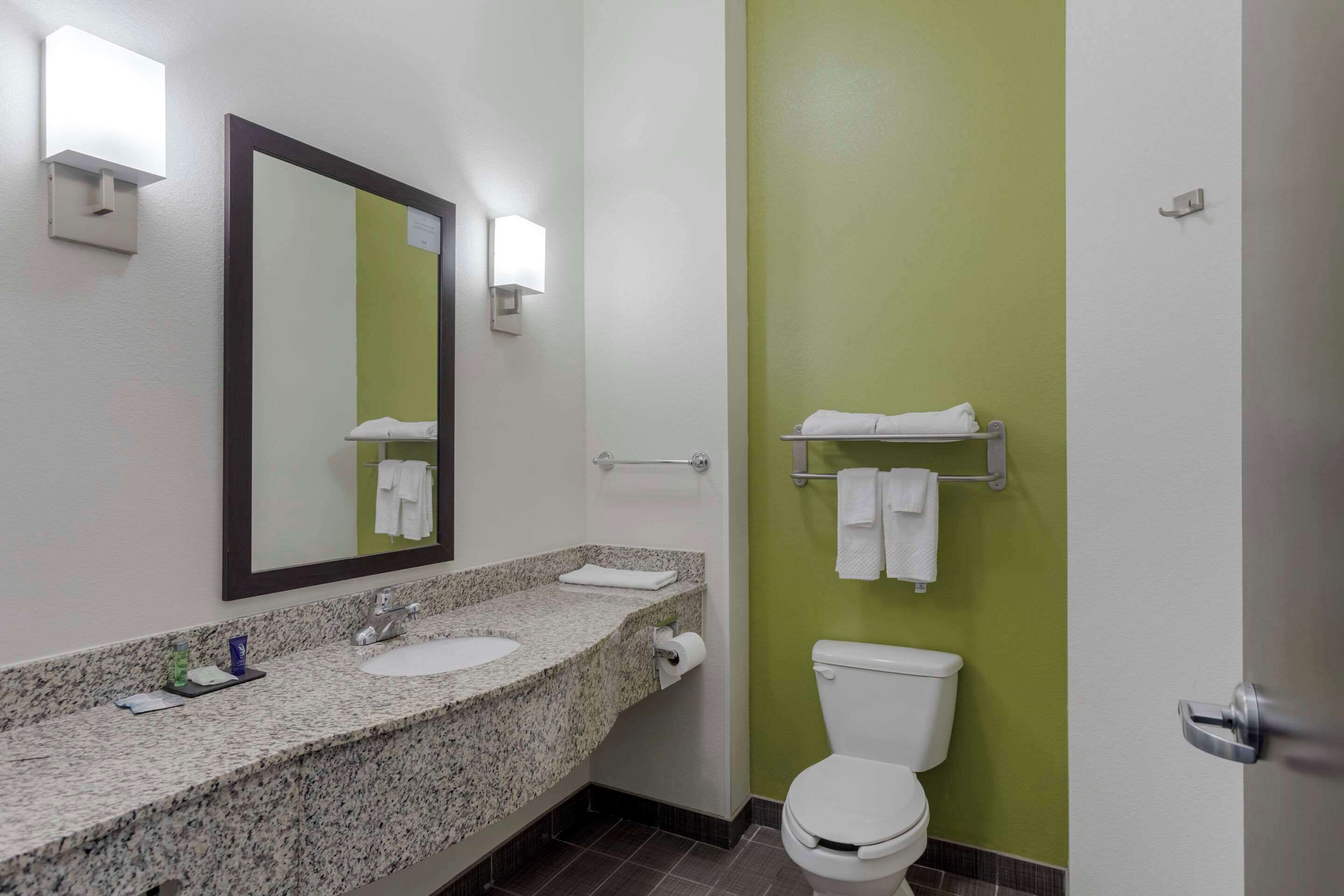 standard room, 1 king bed, non smoking, hot tub | pillow-top beds, desk, blackout curtains, iron/ironing board