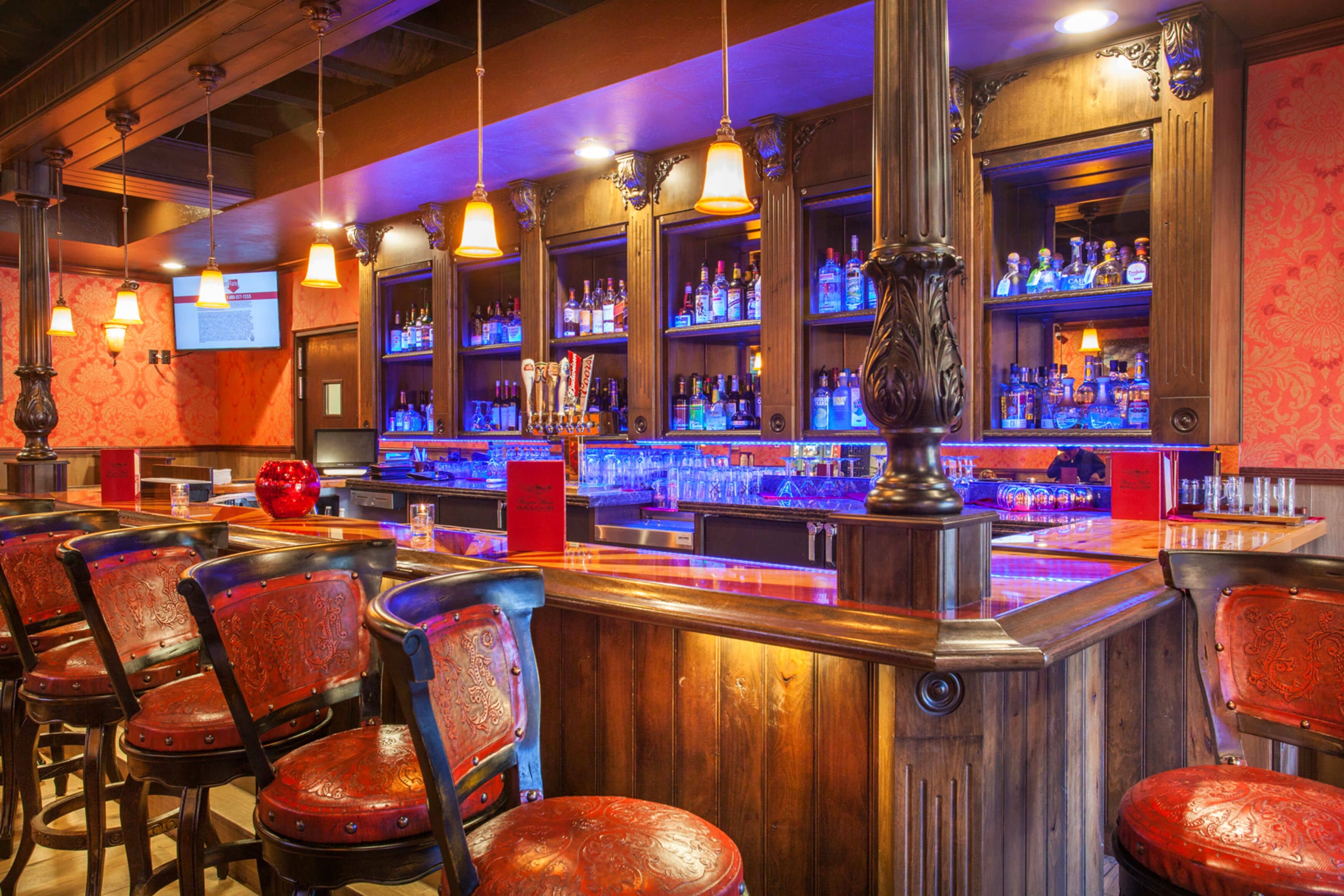Aperto a cena e per l'happy hour