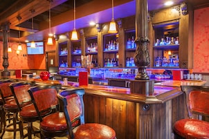 Serve jantar e happy hour 