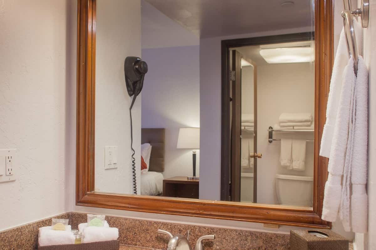 1 bedroom, hypo-allergenic bedding, blackout curtains