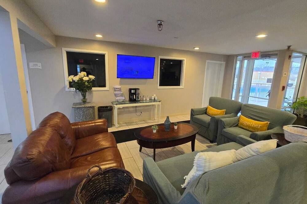 Copley Inn & Suites By OYO Akron OH