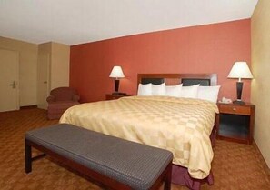 Habitación empresarial, 1 cama King size, para no fumadores | Ropa de cama hipoalergénica, escritorio y tabla de planchar con plancha 