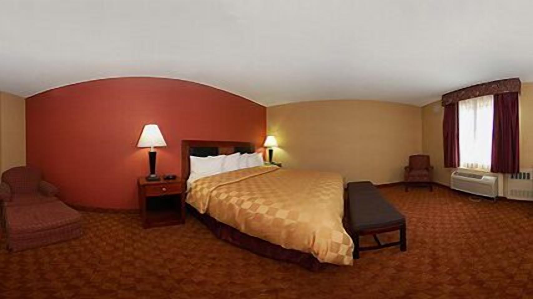 hypo-allergenic bedding, desk, iron/ironing board, cots/infant beds