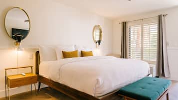 Laptop workspace, soundproofing, iron/ironing board, WiFi