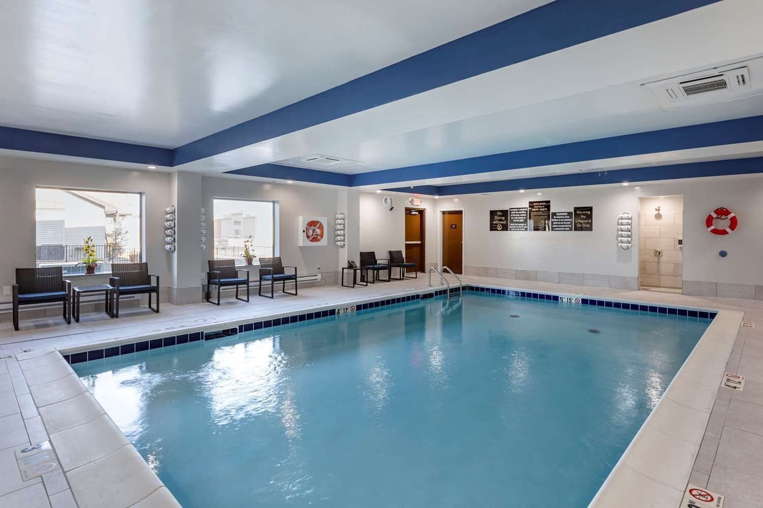 Indoor pool, outdoor pool