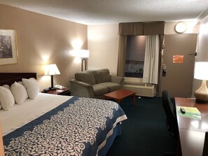 View from room - Days Inn by Wyndham St. Louis Lindbergh Boulevard (St. Louis)
