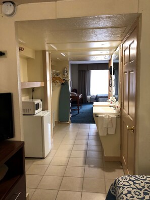 Suite, Multiple Beds, Non Smoking | Bathroom | Free toiletries, hair dryer - Days Inn by Wyndham St. Louis Lindbergh Boulevard (St. Louis)