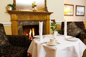 Tägliches großes Frühstück (12.00 GBP pro Person)