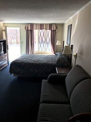 Room, 1 Bedroom, Kitchenette | Blackout drapes, free WiFi, bed sheets