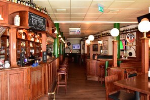 Pub, al fresco dining, open selected days - Hotel Schaumburg (Holstebro)