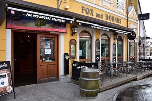 Pub, al fresco dining, open selected days