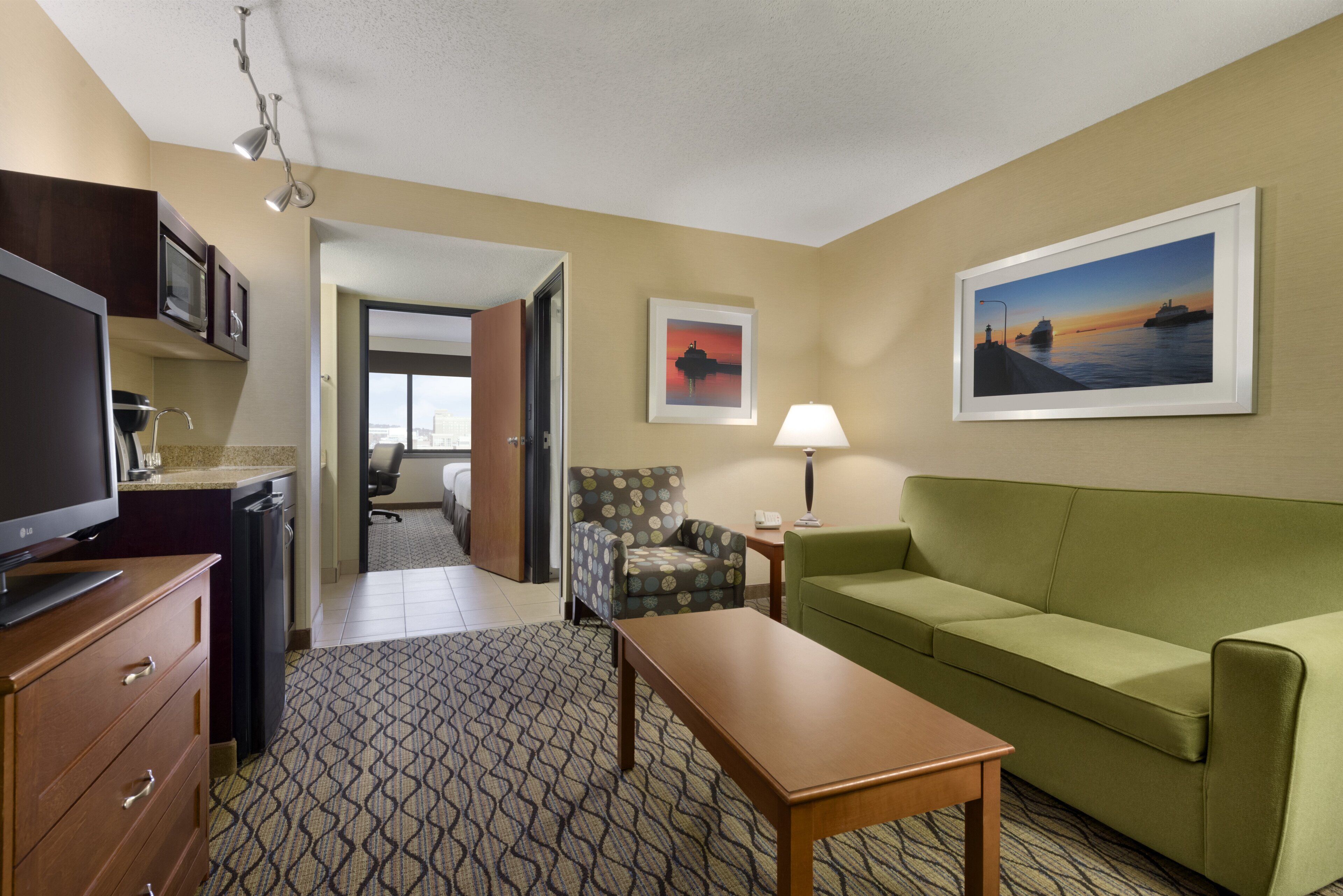 Suite, 1 Bedroom | Hypo-allergenic bedding available, pillowtop beds, desk