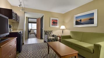 Suite, 1 Bedroom | Hypo-allergenic bedding available, pillowtop beds, desk