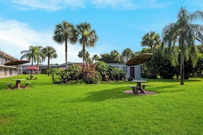 Exterior - HomeTowne Studios By Red Roof Vero Beach - I-95 (Vero Beach)