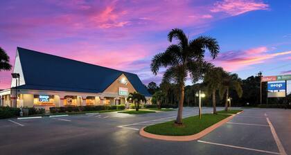 HomeTowne Studios By Red Roof Vero Beach - I-95