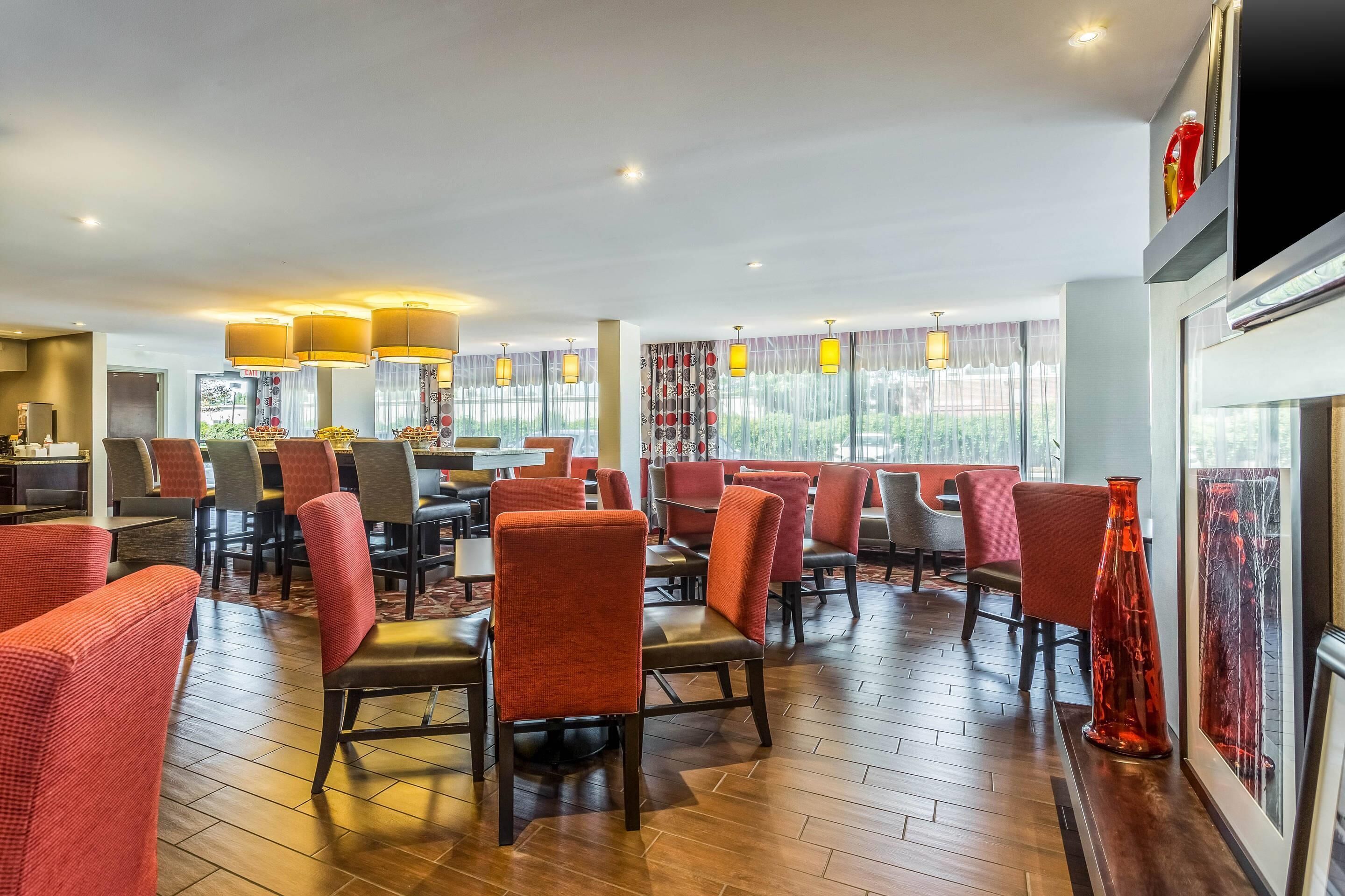 free daily continental breakfast