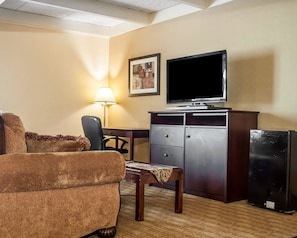 Premium bedding, pillowtop beds, in-room safe, desk
