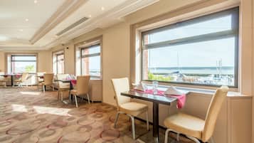 Full breakfast on weekends (GBP 12 per person)