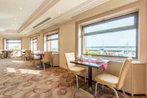 Full breakfast on weekends (GBP 12 per person) - Poole Quay Hotel (Poole)