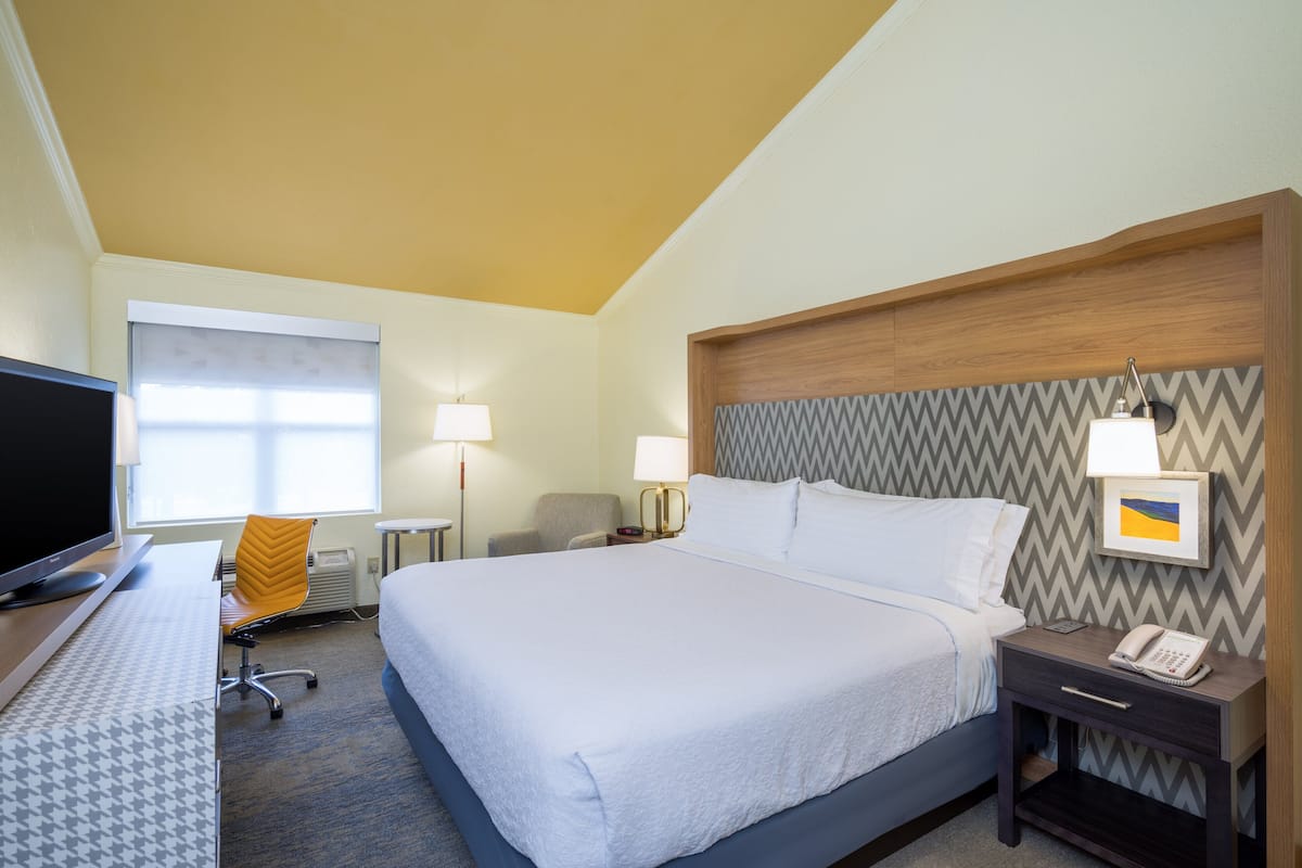 Hypo-allergenic bedding available, in-room safe, blackout drapes