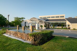 Exterior - Holiday Inn Hyannis by IHG (Hyannis)