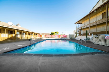 Seasonal outdoor pool