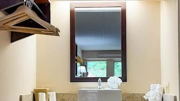 Free toiletries, towels