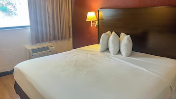 Escritorio, wifi gratis y ropa de cama 