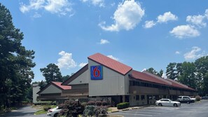 Front of property - Motel 6 Atlanta Smyrna / Ballpark (Smyrna)