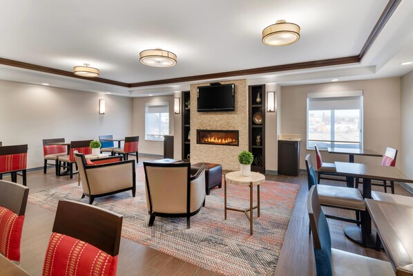 Buffet déjeuner gratuit tous les jours