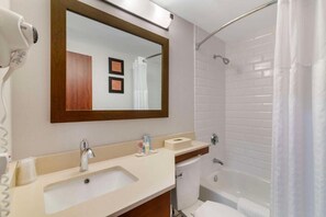 Bathroom - Comfort Inn Manchester Airport (Manchester)