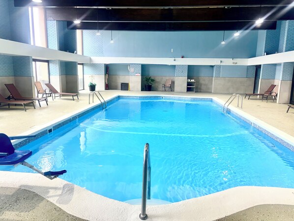 Indoor pool - Comfort Inn Manchester Airport (Manchester)