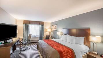 Standard Room, 1 King Bed, Non Smoking | Premium bedding, pillowtop beds, desk, blackout drapes