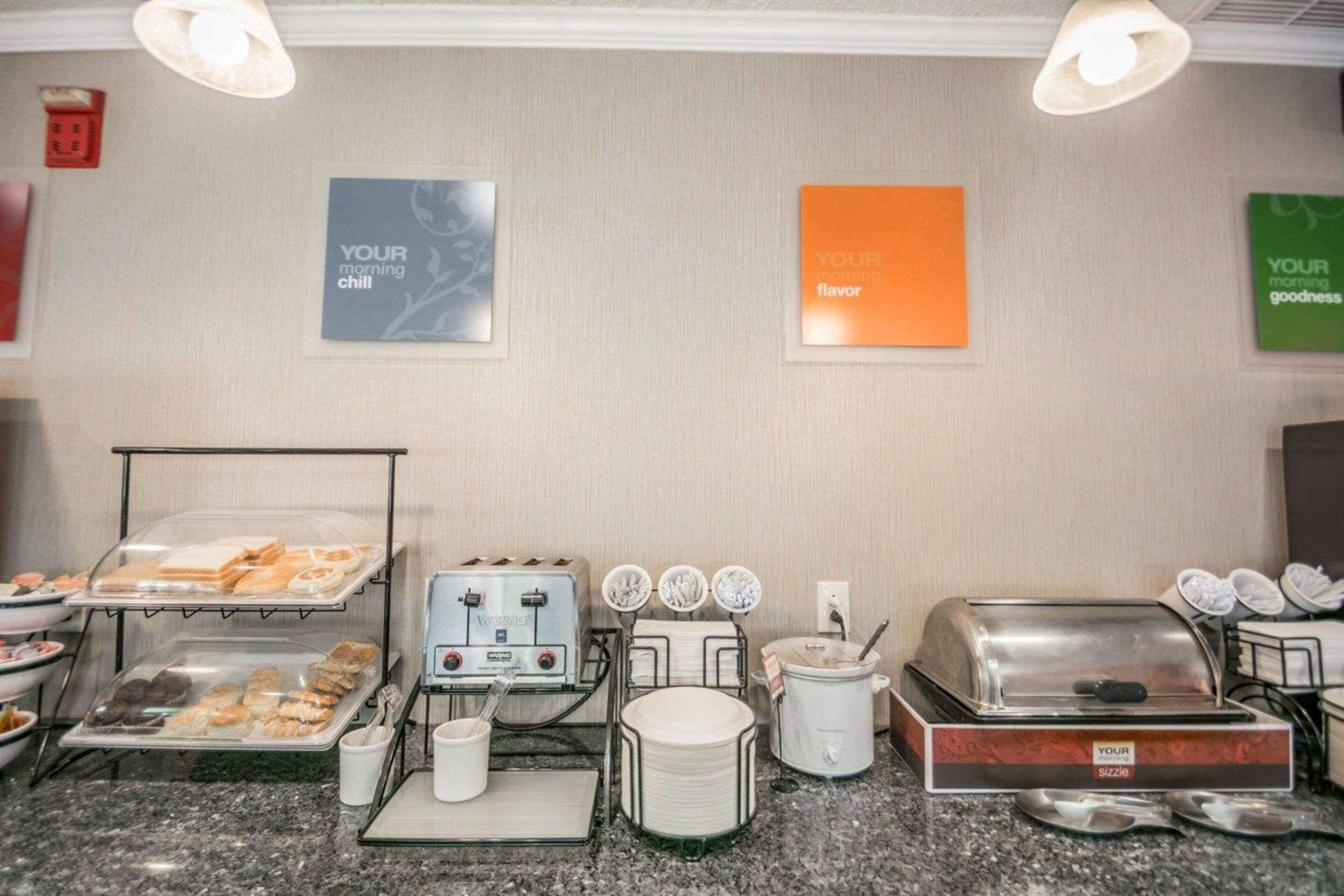 free daily continental breakfast